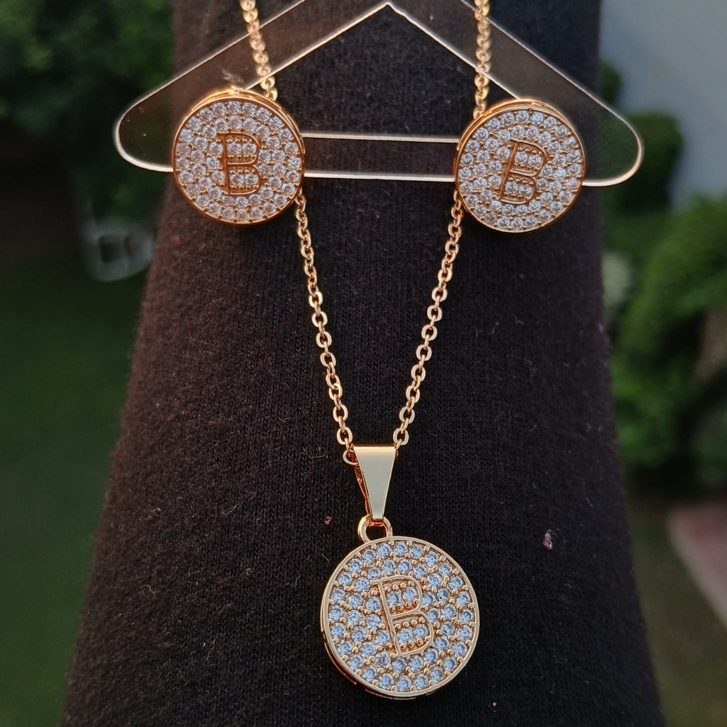 Round Gold Necklace