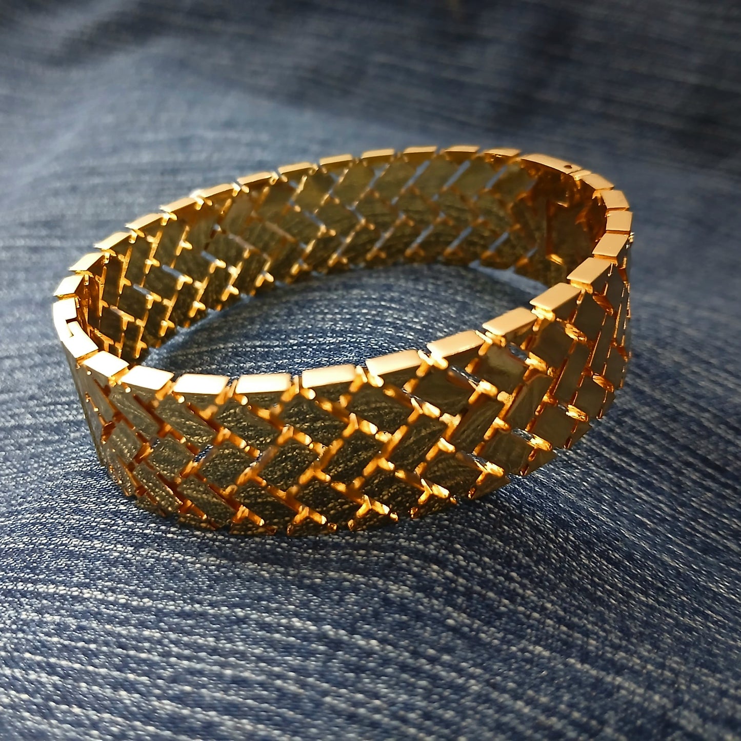 Gold Handcuff