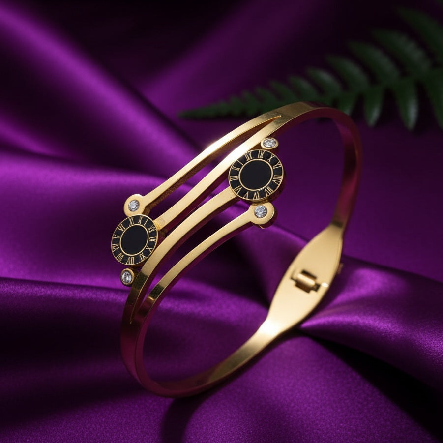 Roman Cuff