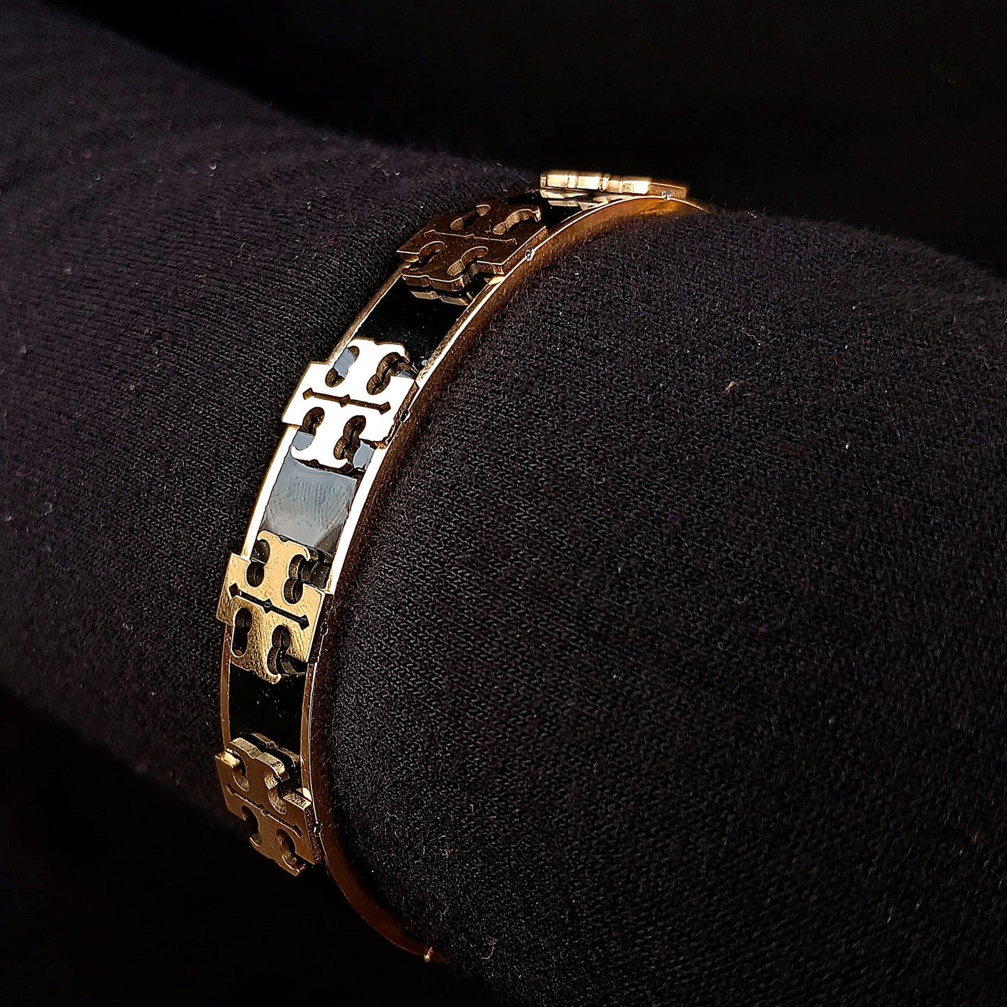 TORY Handcuff