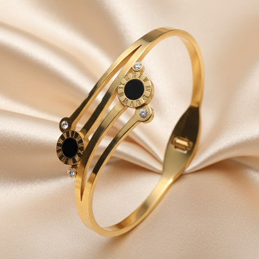 Roman Cuff