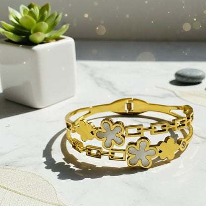 White Clover Handcuff